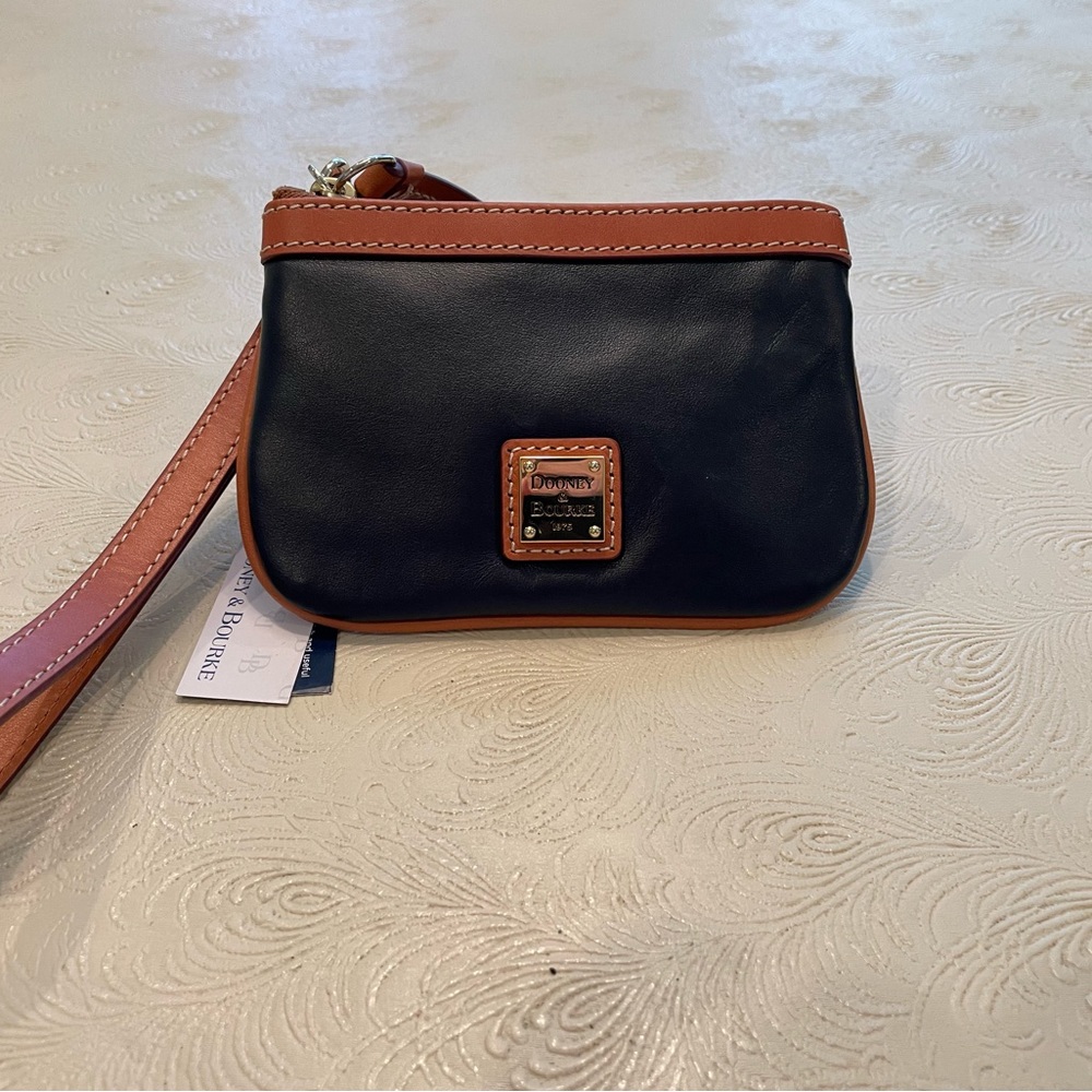 Dooney & Bourke Soft Leather Blue Medium Wristlet – BRAND NEW